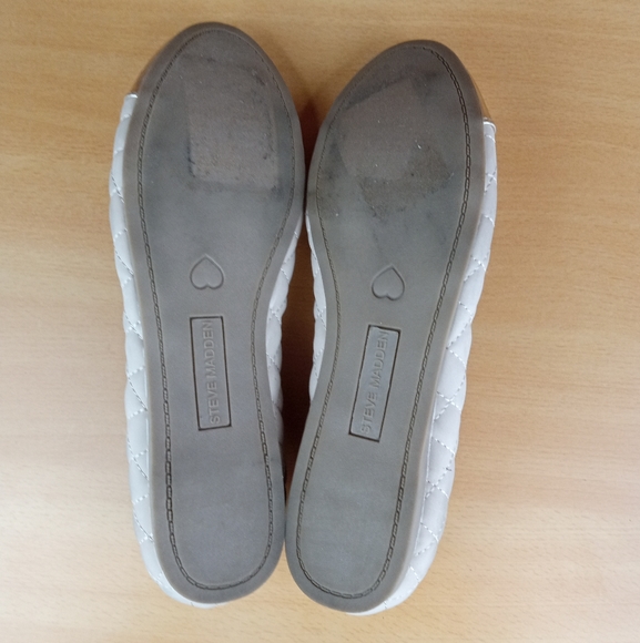 Steve Madden 'Bellaa' Quilted Nubuck Ballet Flats in Blush/Gold Sz. 6 - Picture 8 of 8